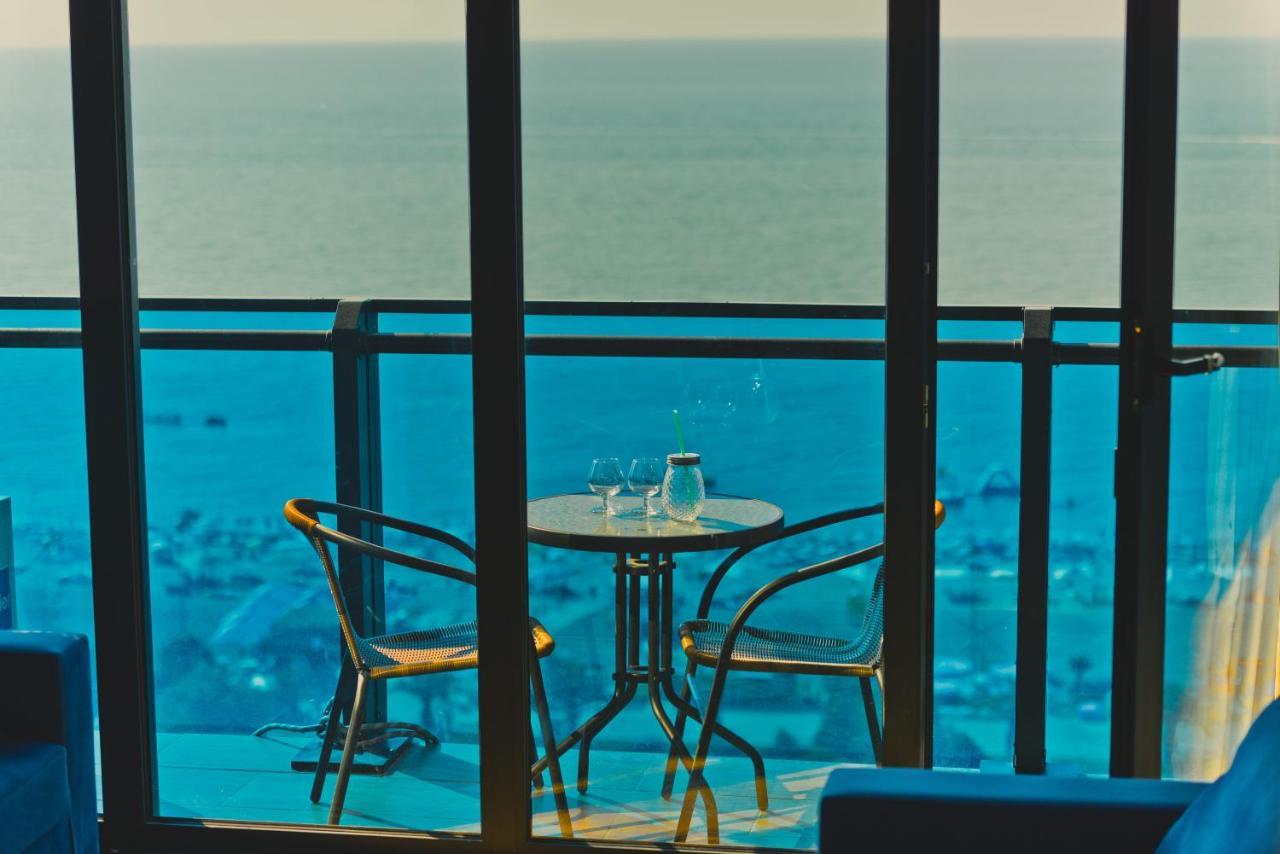 Orbi City Aparthotel Батуми Екстериор снимка