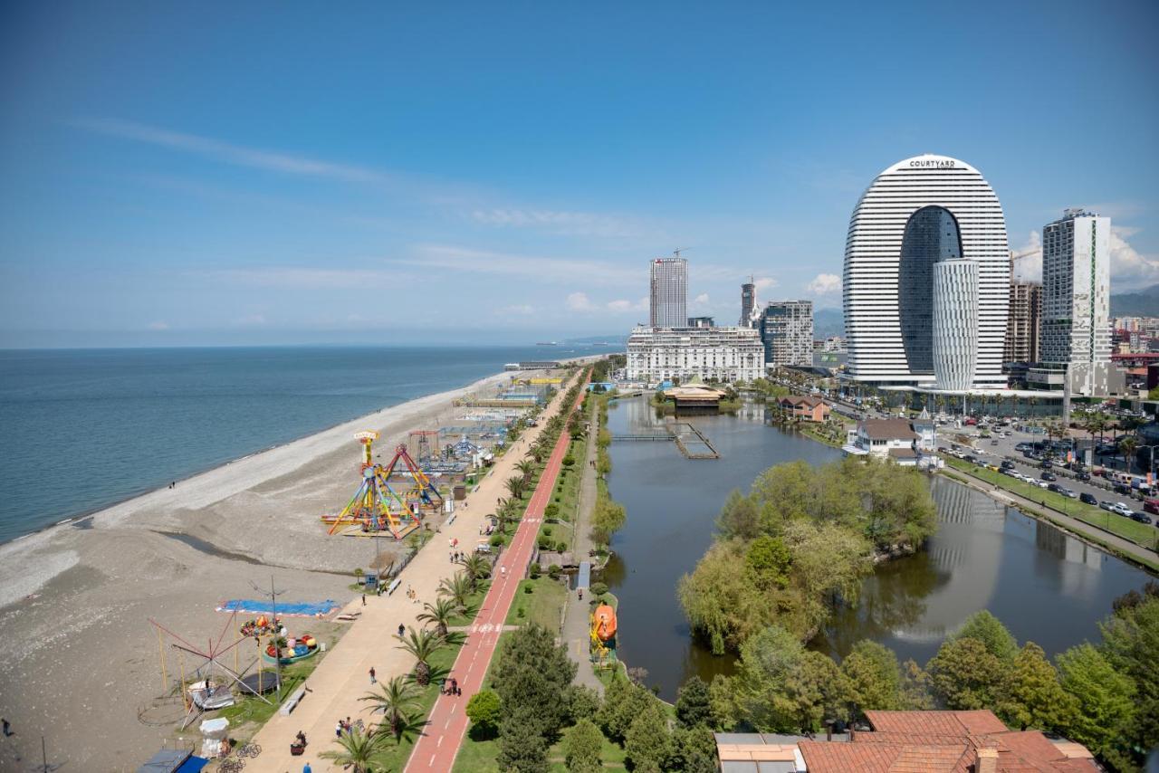 Orbi City Aparthotel Батуми Екстериор снимка