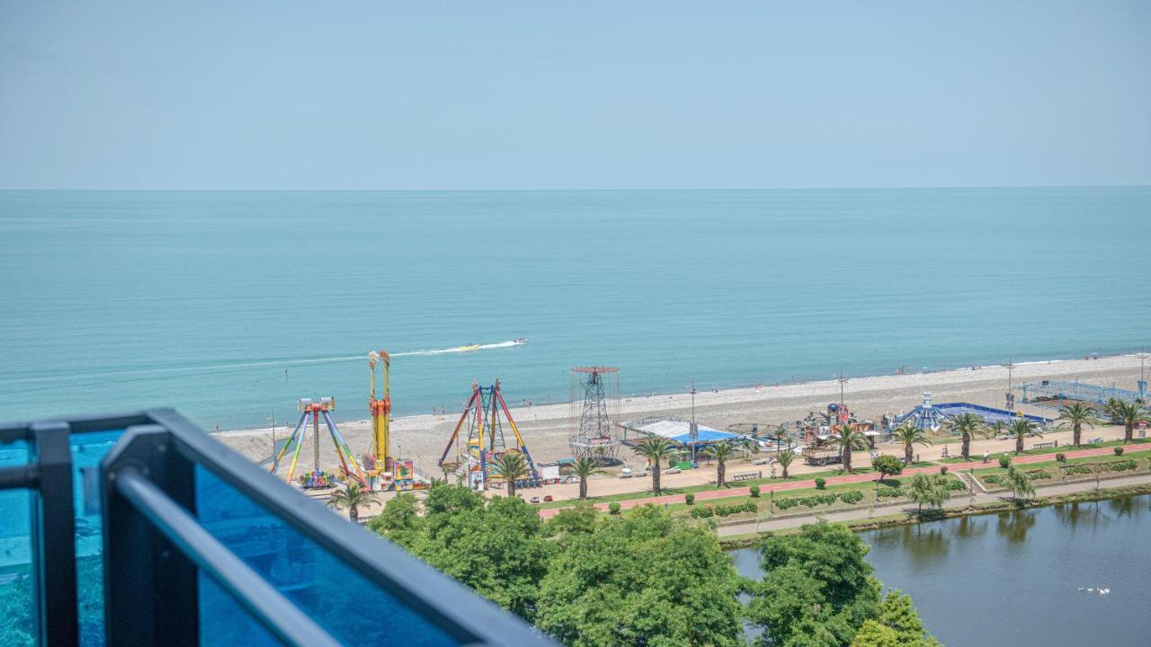 Orbi City Aparthotel Батуми Екстериор снимка
