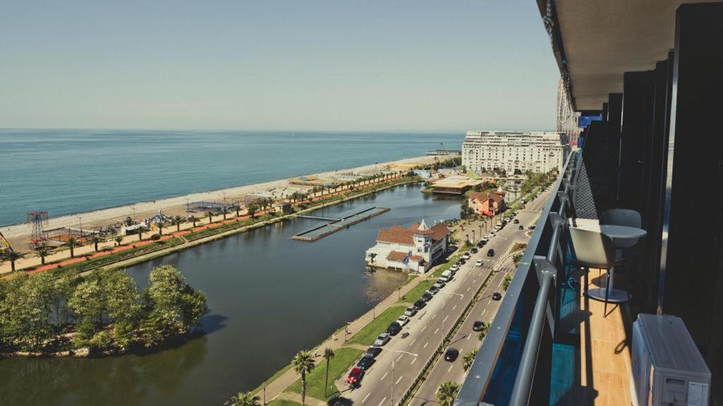 Orbi City Aparthotel Батуми Екстериор снимка