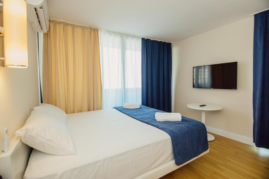 Orbi City Aparthotel Батуми Екстериор снимка
