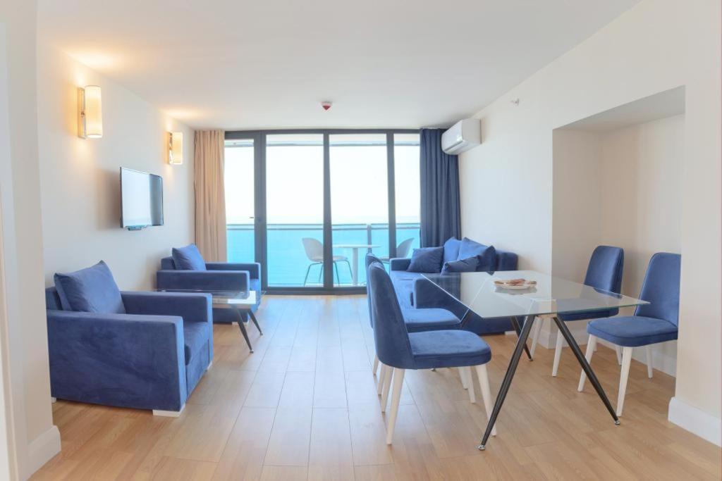 Orbi City Aparthotel Батуми Екстериор снимка