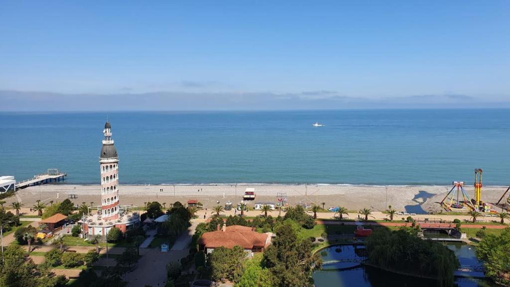 Orbi City Aparthotel Батуми Екстериор снимка